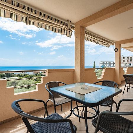 Olive Garden Apartment Bar Exterior photo