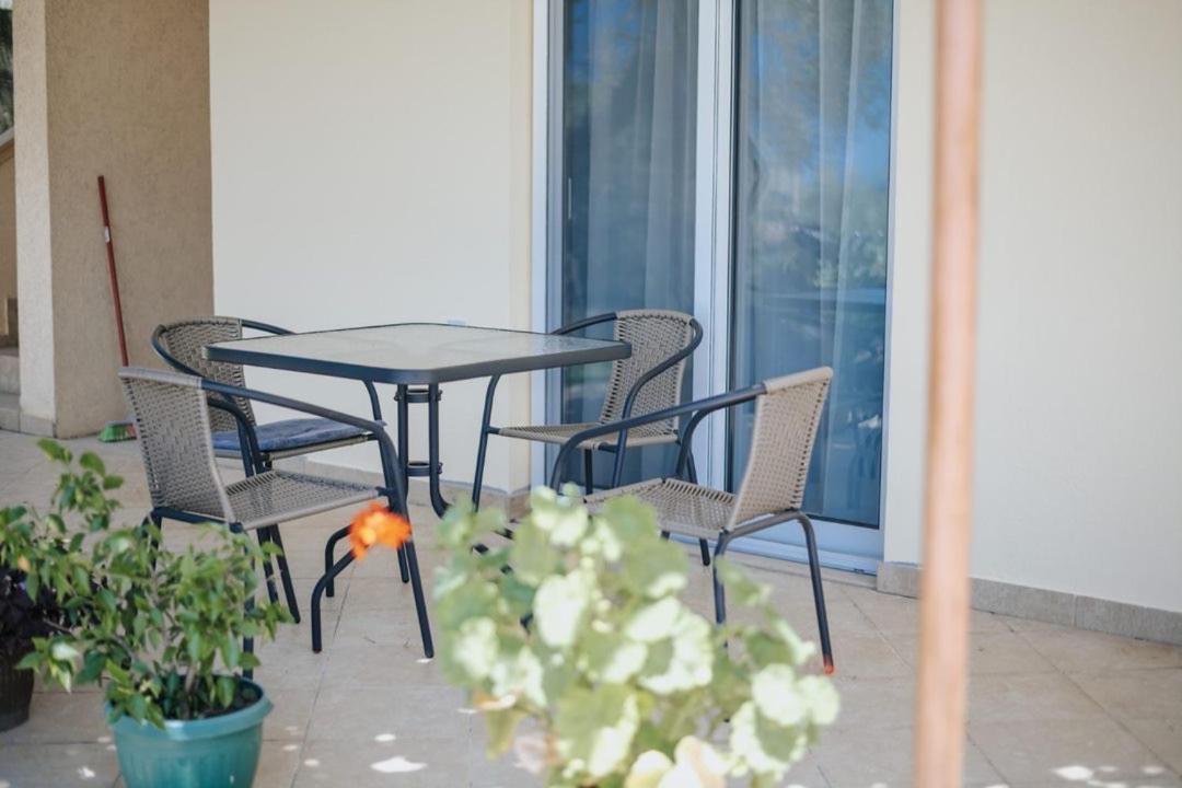Olive Garden Apartment Bar Exterior photo